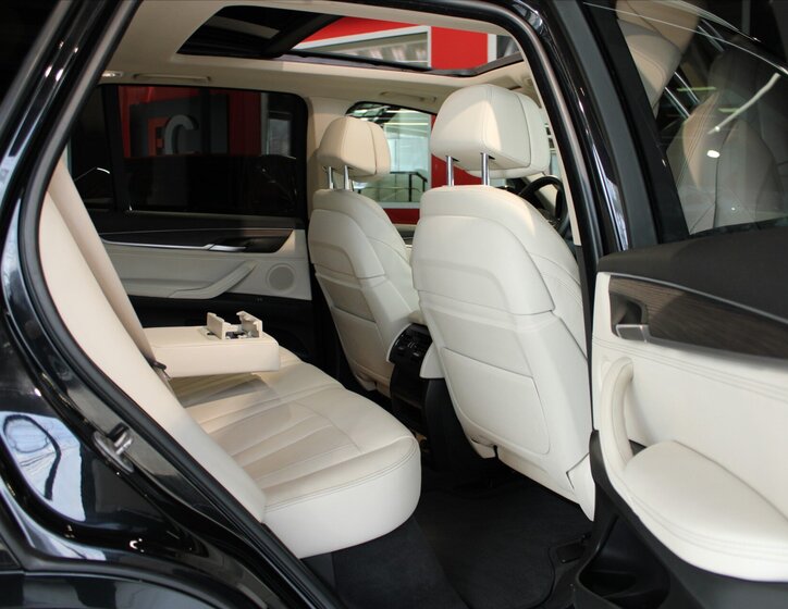 BMW X5 SUV / Terénní 3,0 l 230 kw