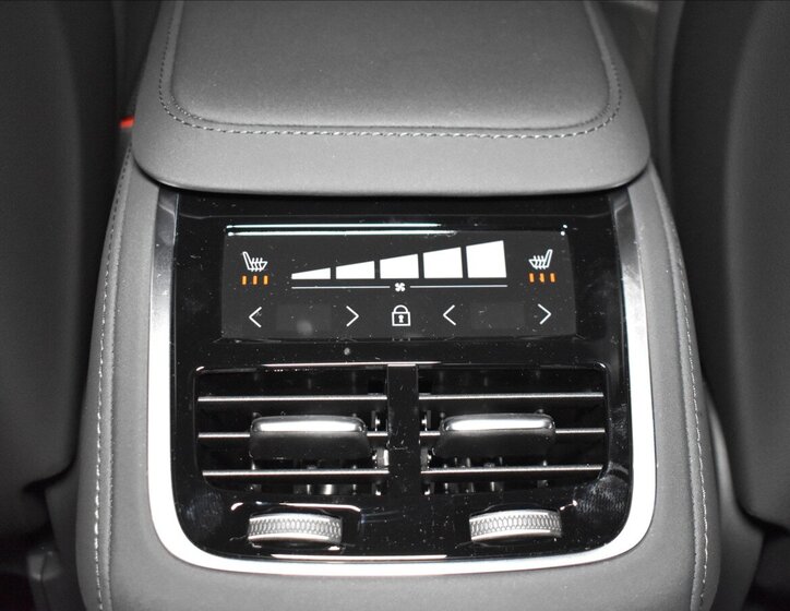 Volvo XC90 SUV / Terénní 2,0 l 335 kw