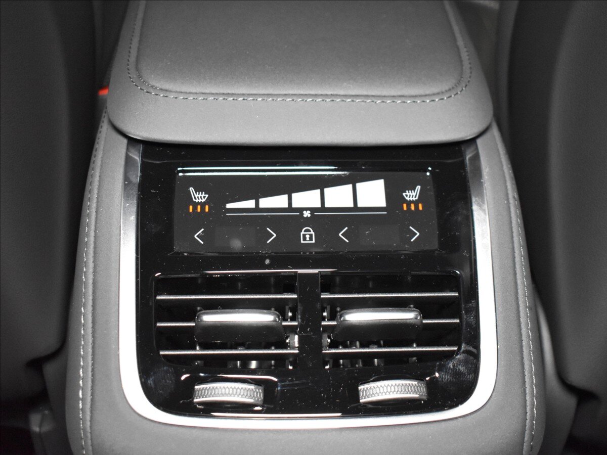 Volvo XC90 SUV / Terénní 2,0 l 335 kw