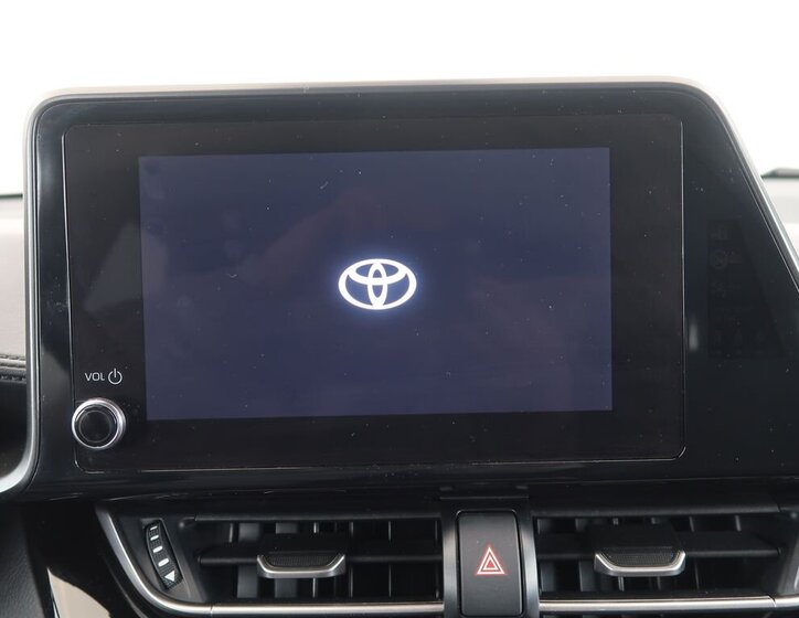 Toyota C-HR SUV / Terénní 1,8 l 72 kw