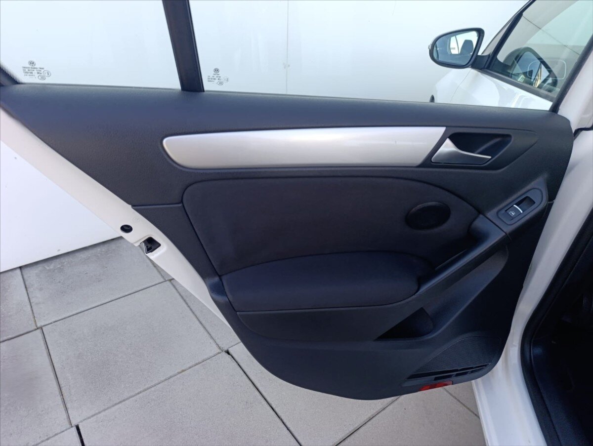 Volkswagen Golf Hatchback 1,6 l 77 kw