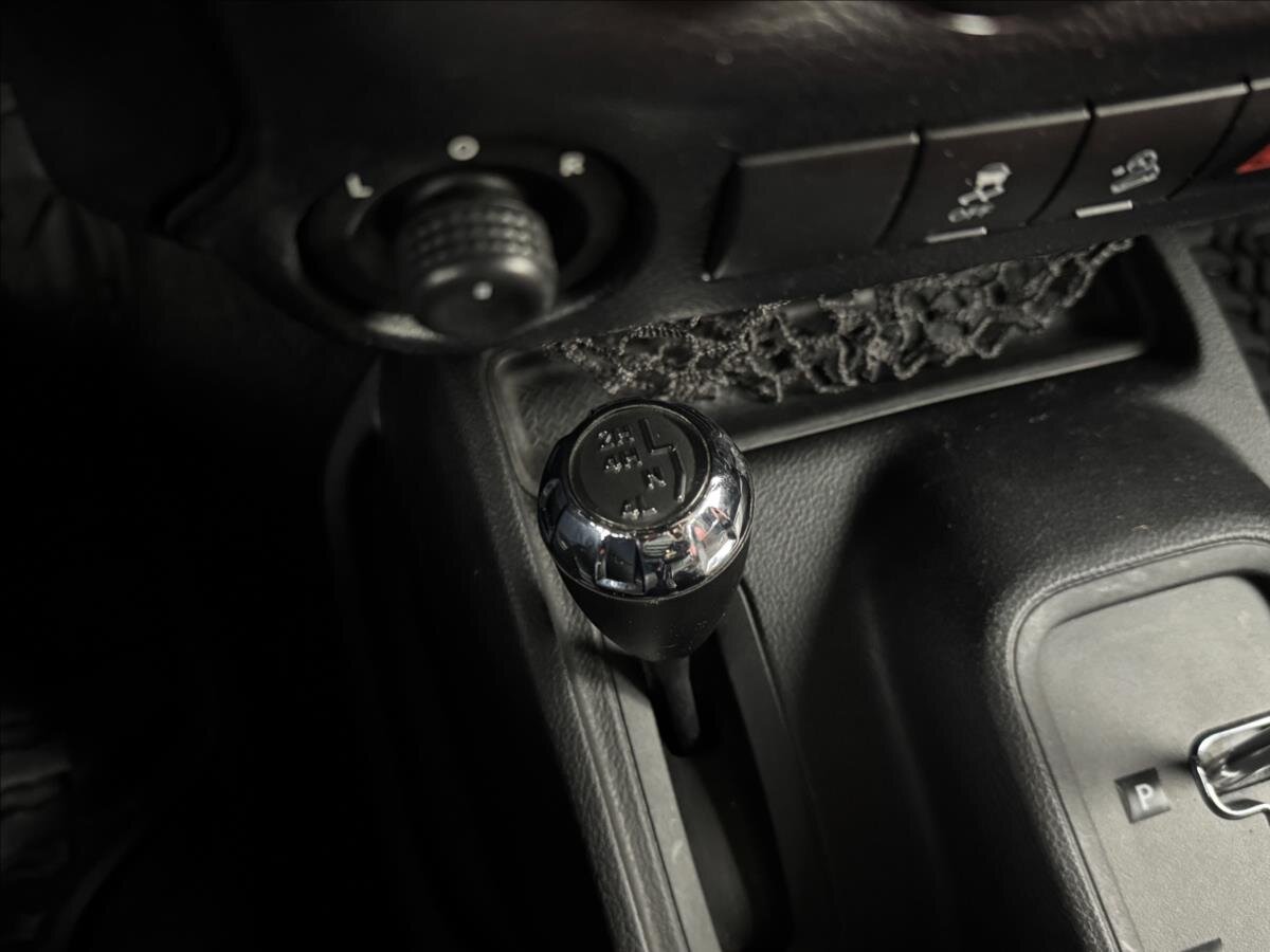 Jeep Wrangler SUV 3,6 l 209 kw