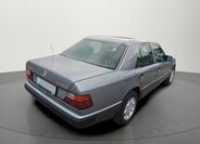 Mercedes-Benz Třídy E 4