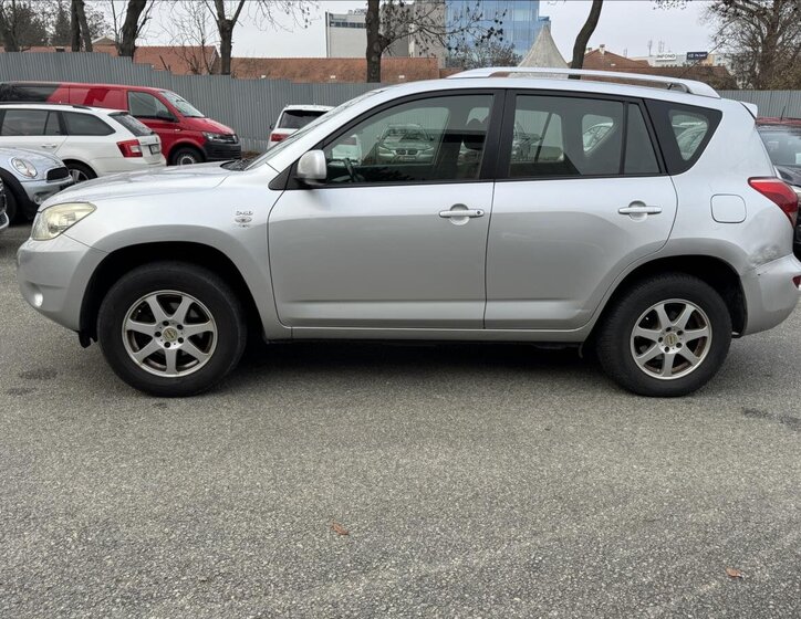 Toyota RAV4 10