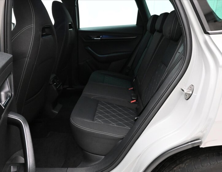 Škoda Karoq SUV / Terénní 1,5 l 110 kw