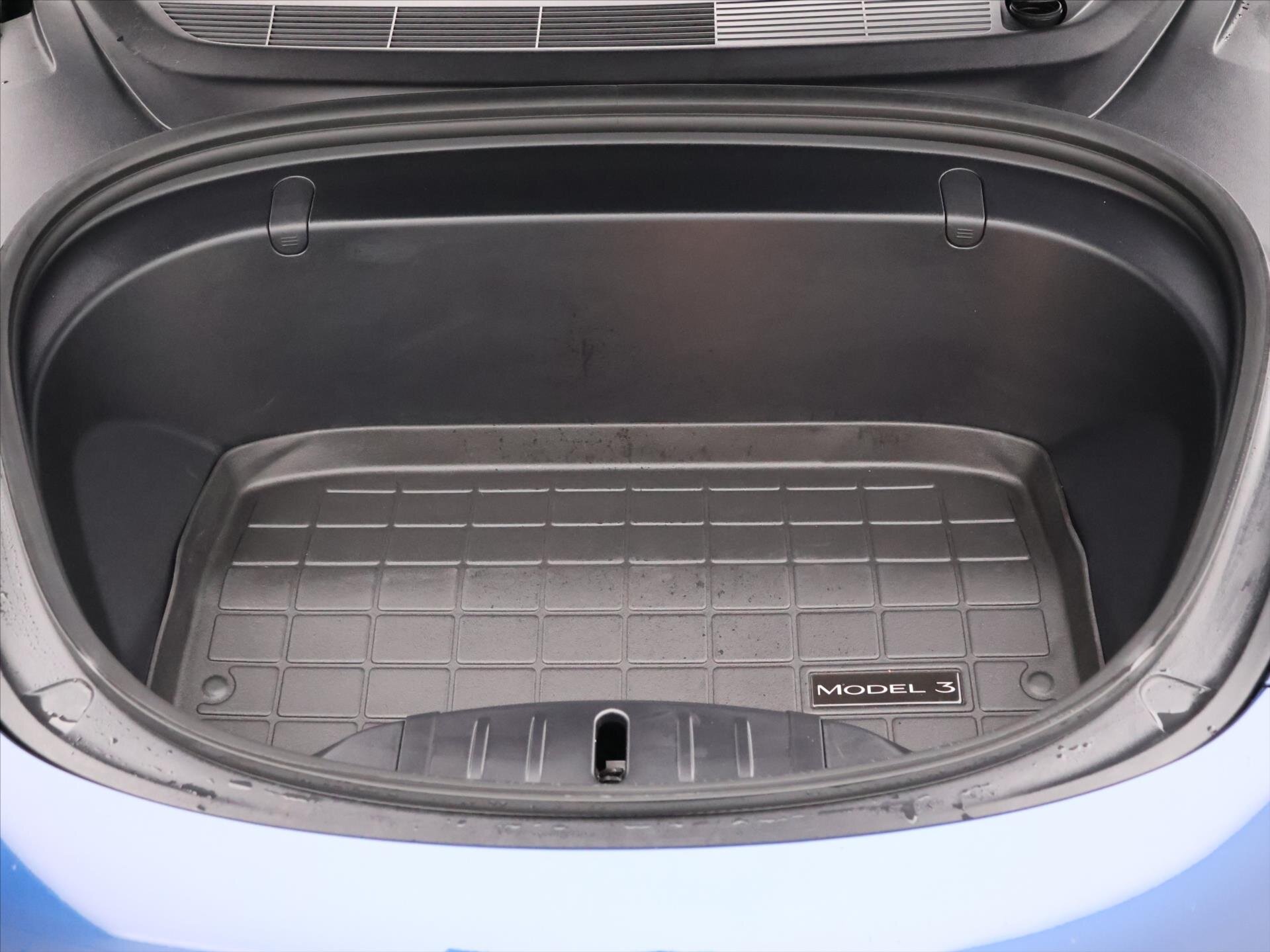 Tesla Model 3 Sedan / Limuzína 0,0 324 kw