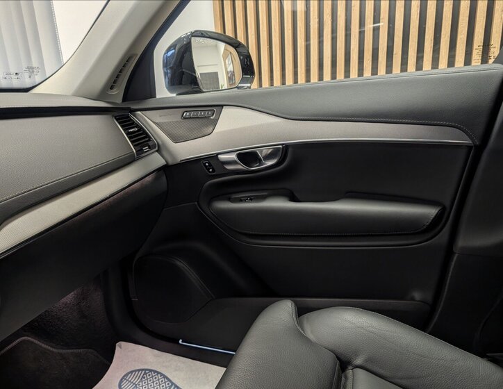 Volvo XC90 Ostatní 2,0 l 335 kw