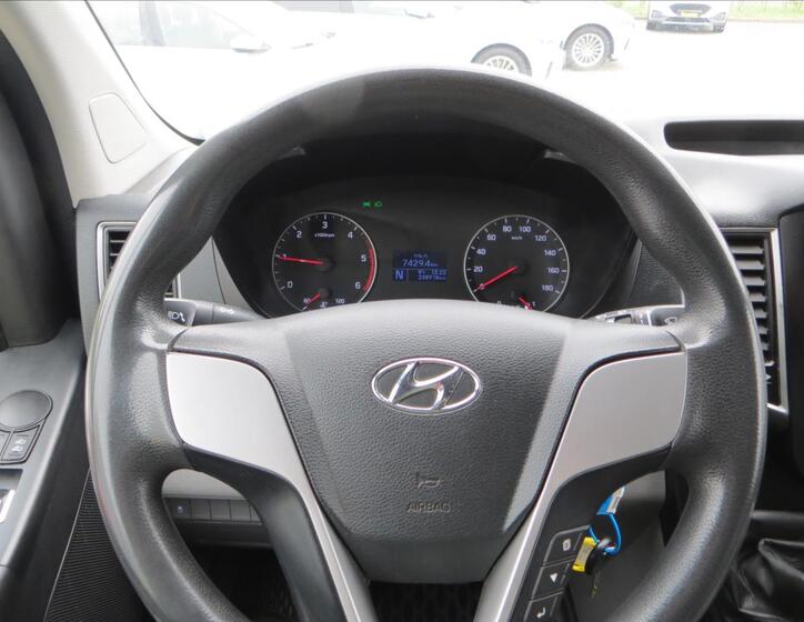 Hyundai H 350 14