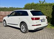 Audi Q7 4