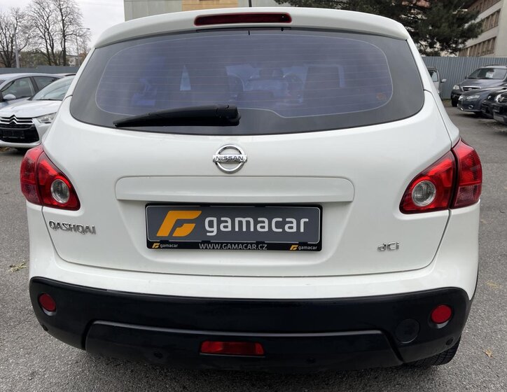 Nissan Qashqai SUV / Terénní 2,0 l 110 kw