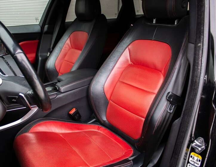 Jaguar F-Pace SUV 3,0 l 221 kw