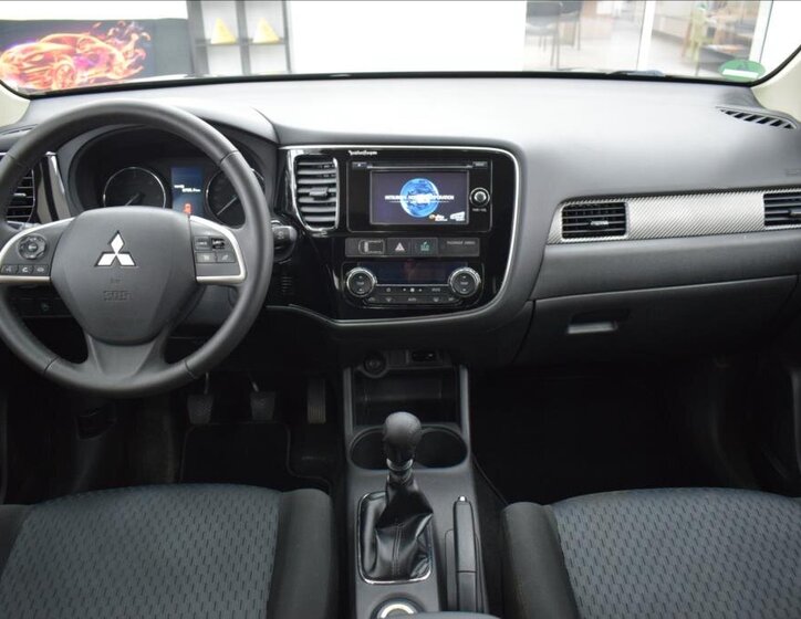 Mitsubishi Outlander 13