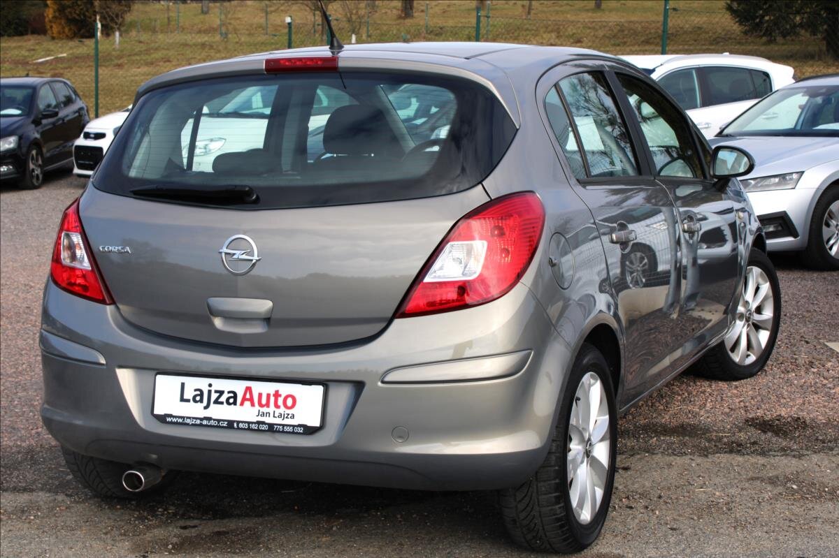 Opel Corsa Hatchback 1,4 l 64 kw