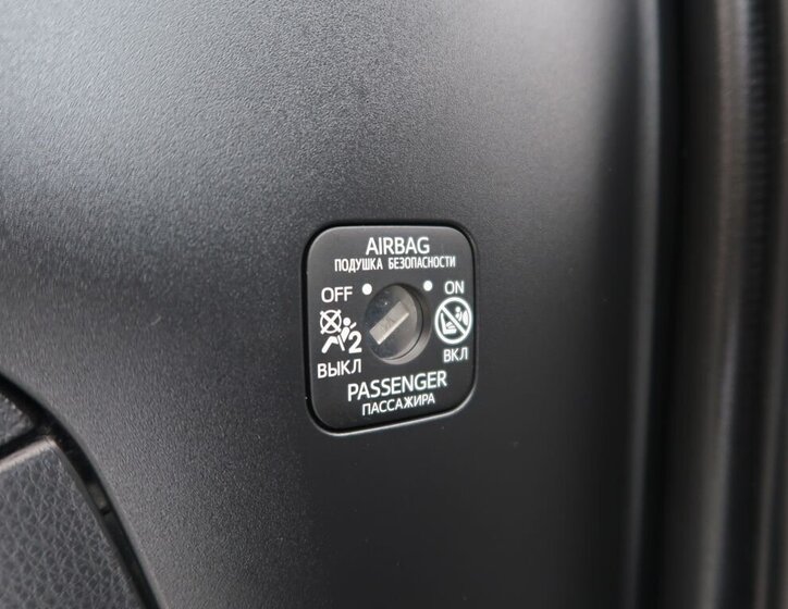 Toyota RAV4 SUV / Terénní 2,5 l 225 kw