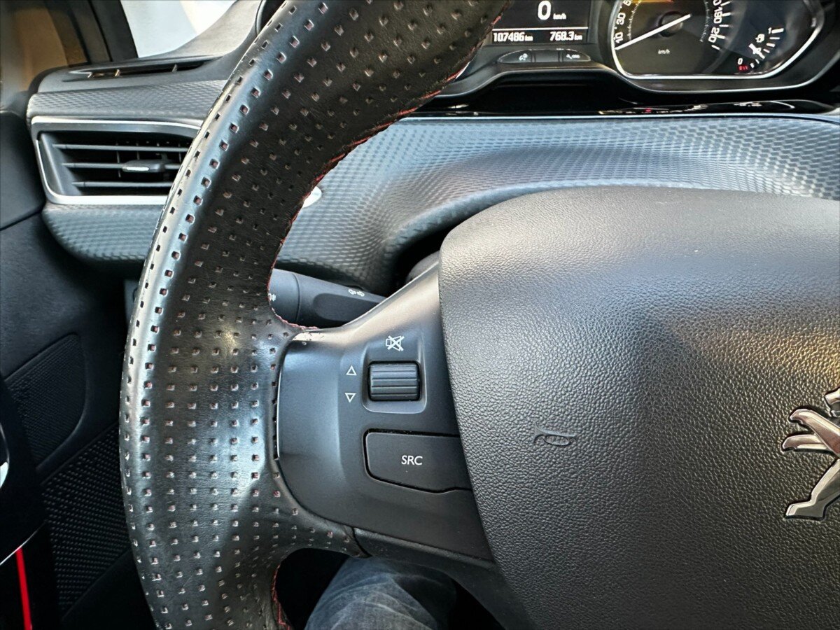 Peugeot 208 Hatchback 1,2 l 81 kw