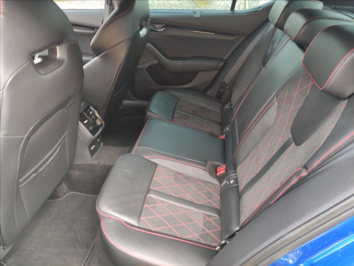 Škoda Octavia Sedan / Limuzína 2,0 l 180 kw