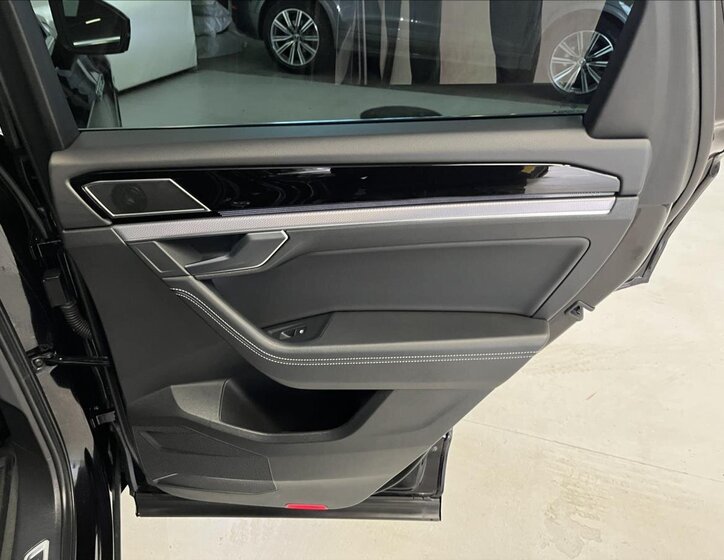 Volkswagen Touareg SUV / Terénní 3,0 l 210 kw