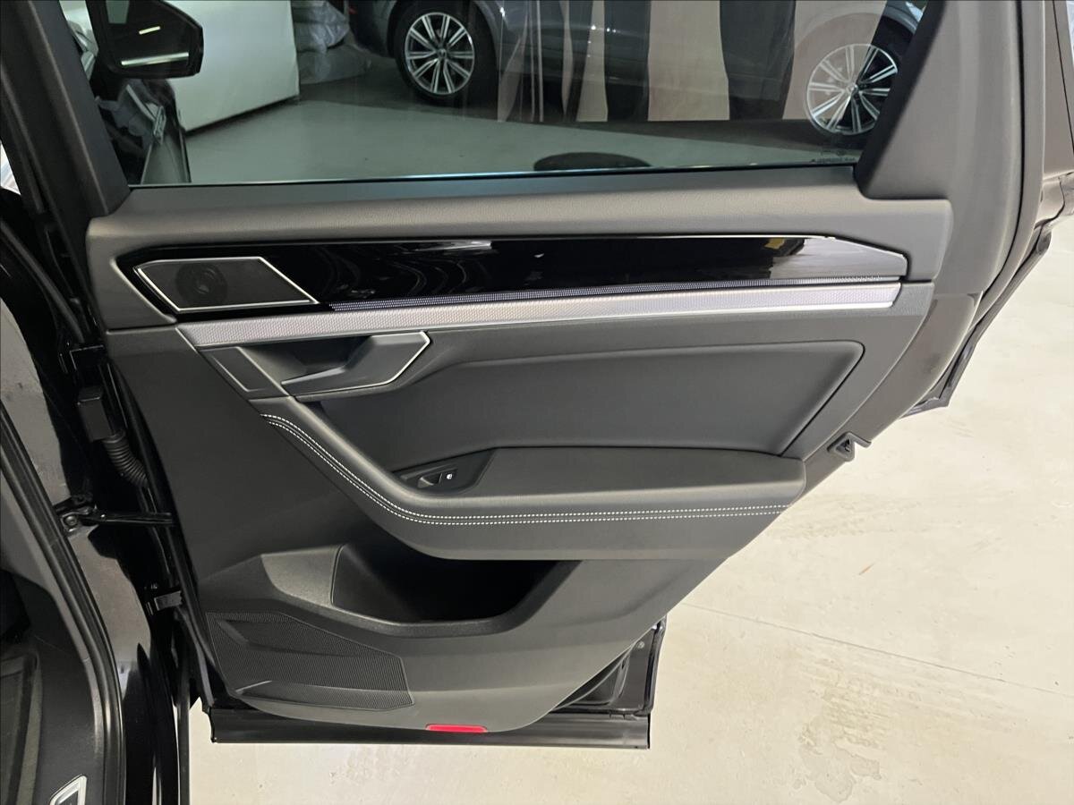 Volkswagen Touareg SUV / Terénní 3,0 l 210 kw