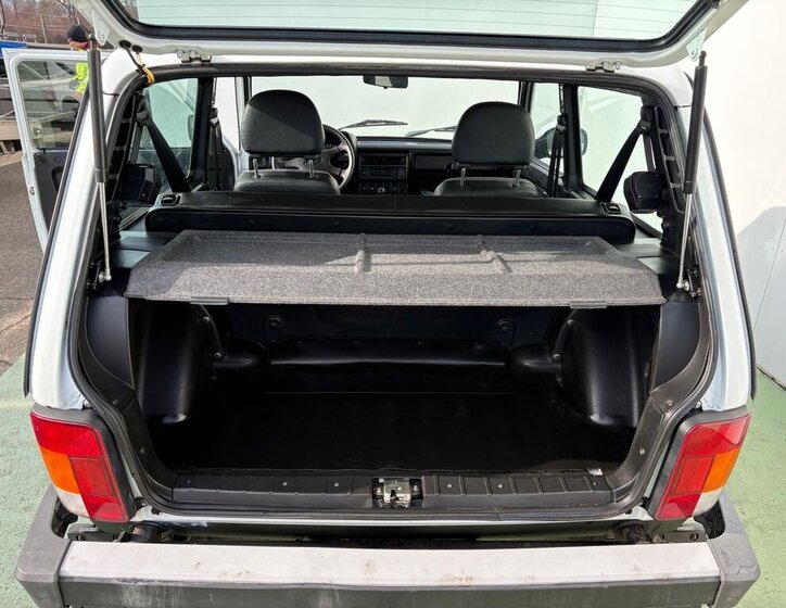 Lada Niva SUV 1,7 l 61 kw