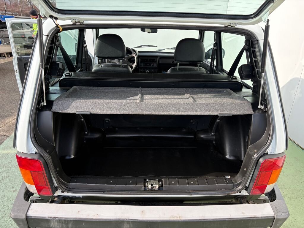 Lada Niva SUV 1,7 l 61 kw