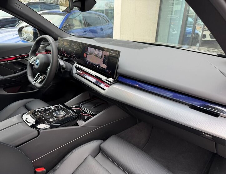 BMW Řada 5 Kombi 3,0 l 360 kw