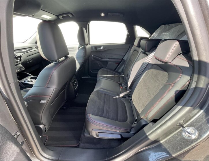 Ford Kuga SUV / Terénní 2,5 l 112 kw