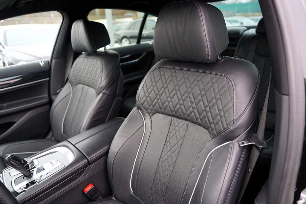 BMW Řada 7 Sedan 3,0 l 210 kw