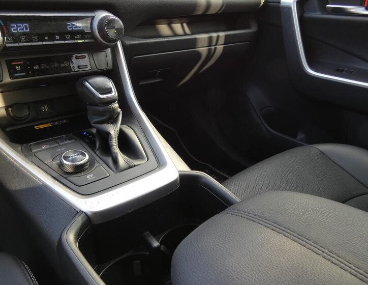 Toyota RAV4 SUV / Terénní 2,5 l 131 kw