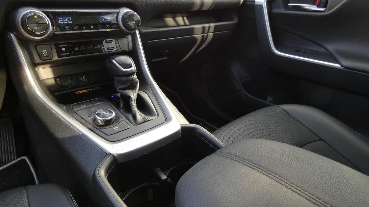 Toyota RAV4 SUV / Terénní 2,5 l 131 kw