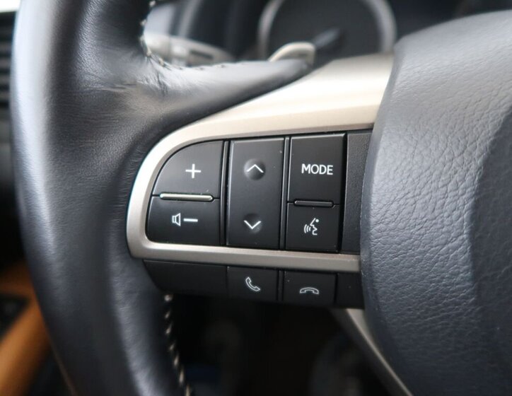 Lexus RX 300 SUV 2,0 l 175 kw