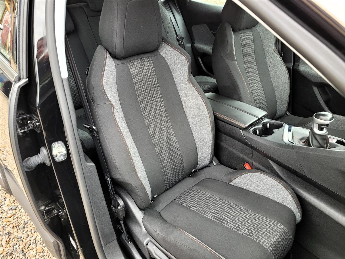 Peugeot 3008 SUV 1,5 l 96 kw