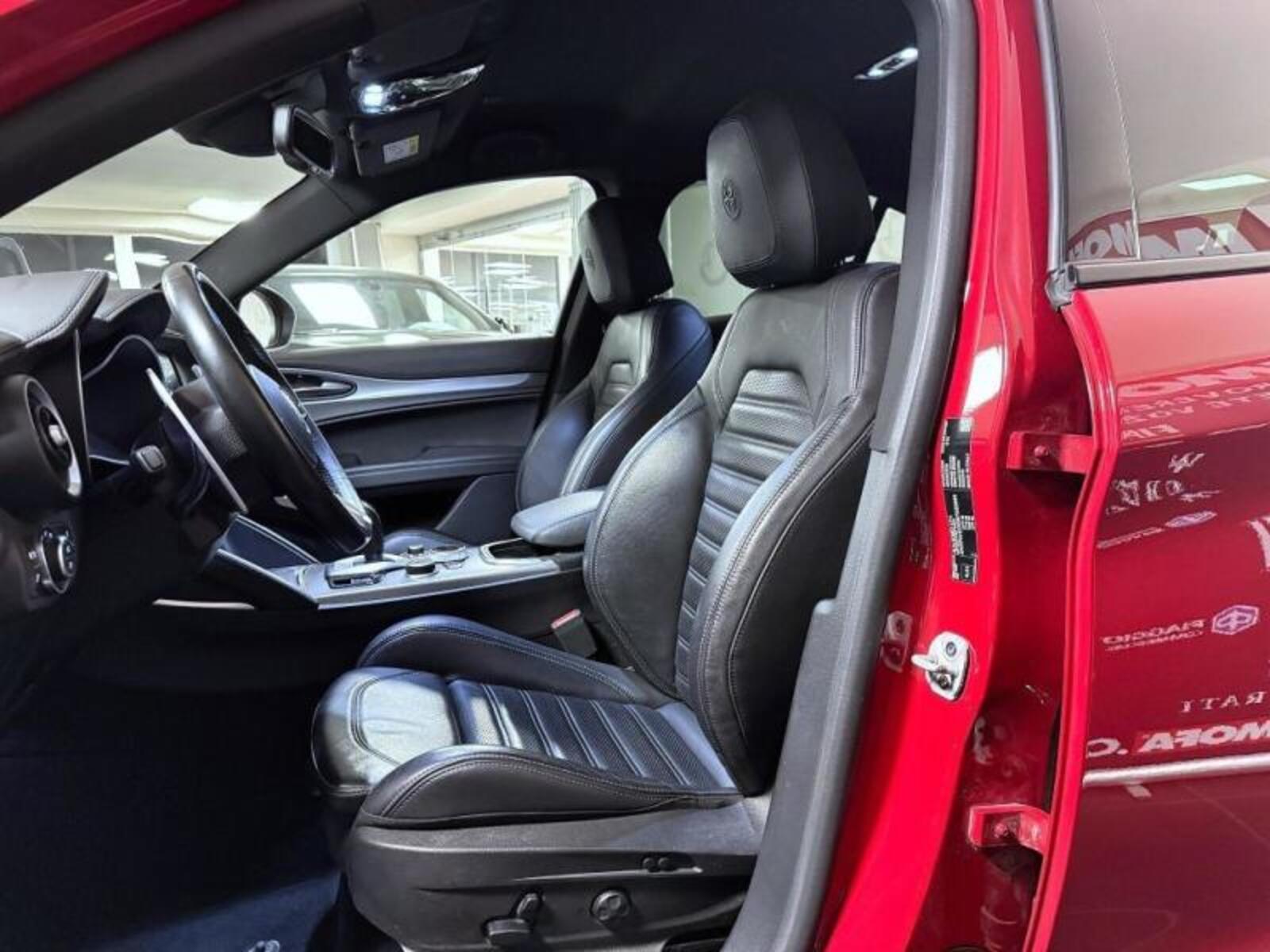 Alfa Romeo Stelvio 7