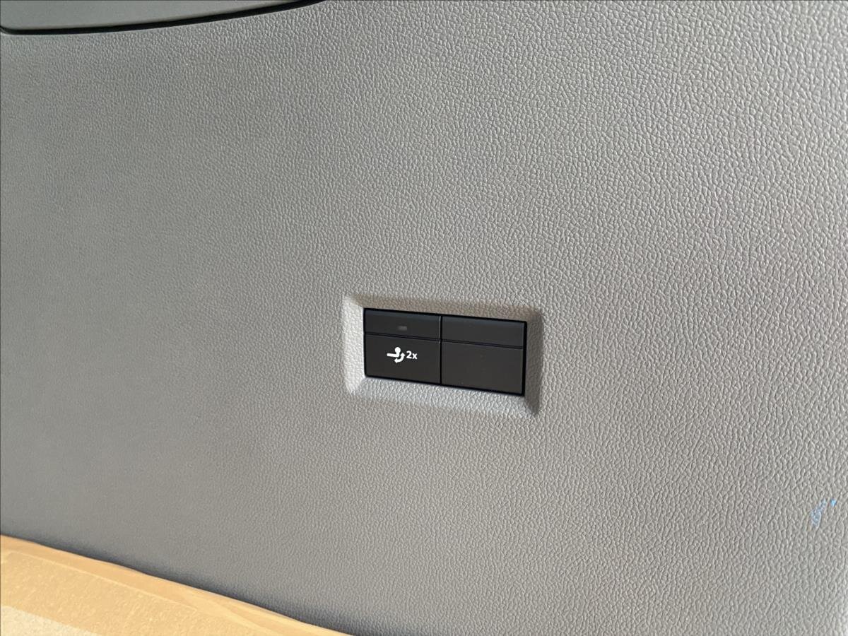 Volkswagen Caravelle VAN / Minibus 2,0 l 125 kw