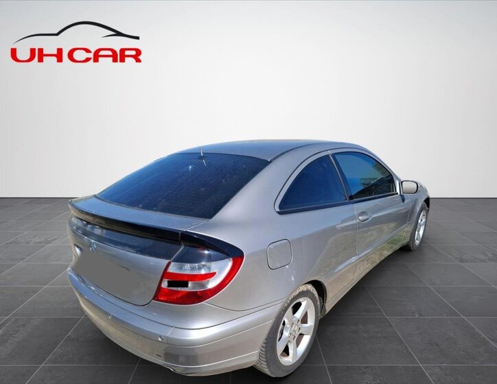 Mercedes-Benz Třídy C Kupé 1,8 l 120 kw