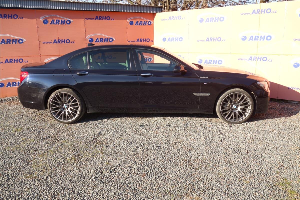BMW Řada 7 Sedan 4,4 l 330 kw