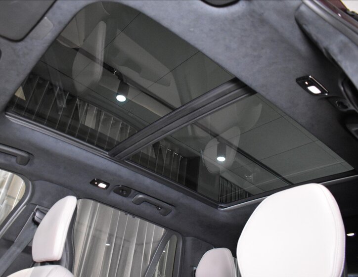 Volvo XC90 SUV / Terénní 2,0 l 335 kw