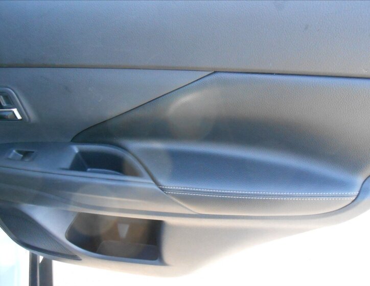 Mitsubishi Outlander Kombi 2,3 l 110 kw