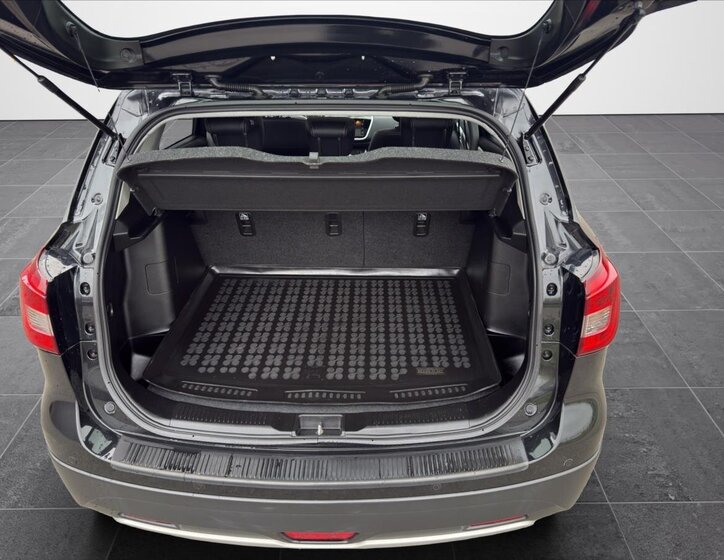 Suzuki SX4 S-Cross SUV / Terénní 1,4 l 103 kw