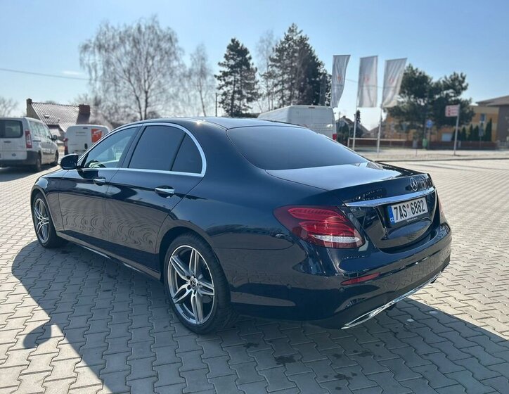 Mercedes-Benz Třídy E Sedan / Limuzína 2,0 l 143 kw