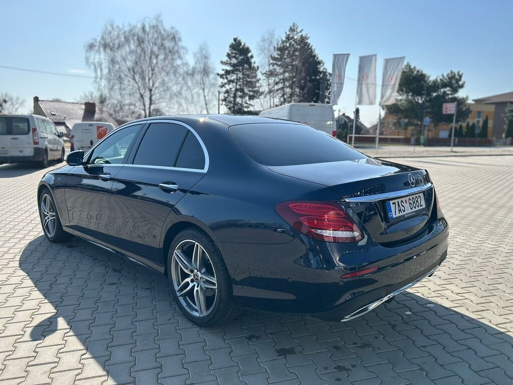 Mercedes-Benz Třídy E Sedan / Limuzína 2,0 l 143 kw
