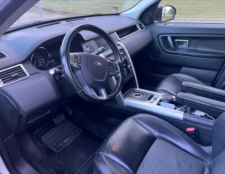 Land Rover Discovery Sport 5