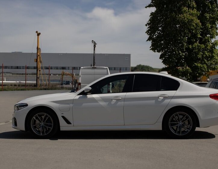BMW Řada 5 Sedan / Limuzína 2,0 l 185 kw