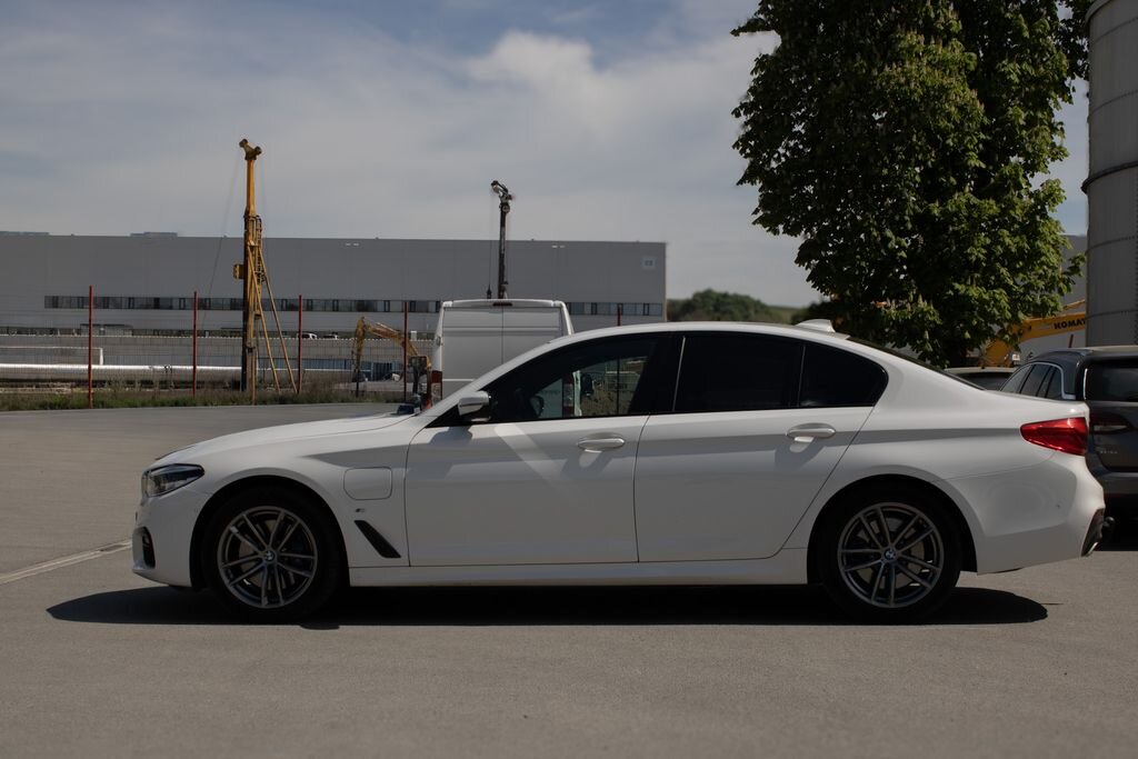 BMW Řada 5 Sedan / Limuzína 2,0 l 185 kw
