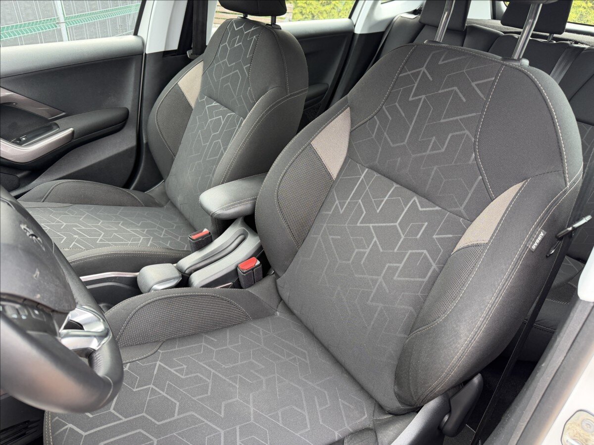 Peugeot 2008 Kombi 1,2 l 60 kw