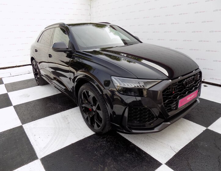 Audi RS Q8 5