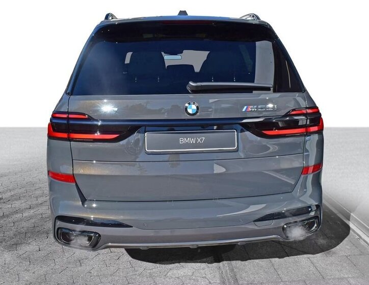 BMW X7 SUV / Terénní 4,4 l 390 kw