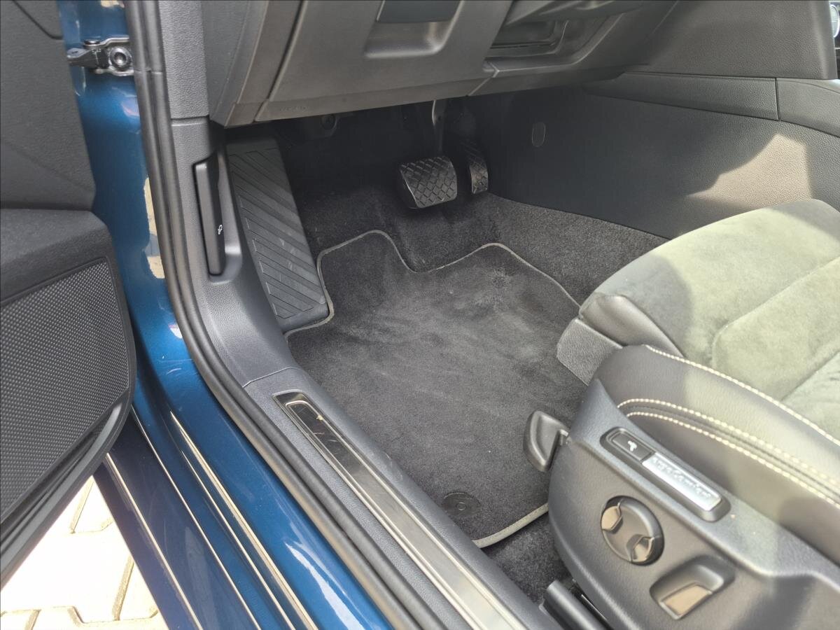 Volkswagen Passat Kombi 1,4 l 160 kw