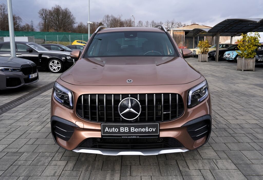 Mercedes-Benz GLB SUV / Terénní 2,0 l 225 kw