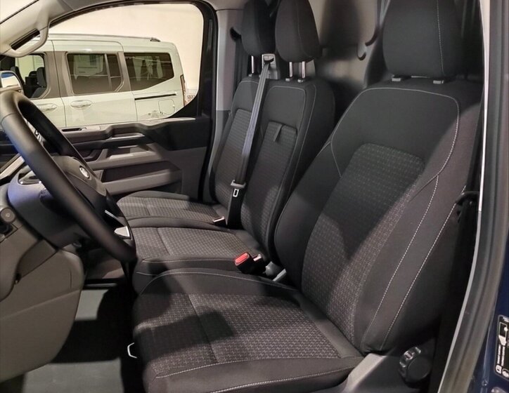 Ford Transit Custom Skříň 2,0 l 100 kw