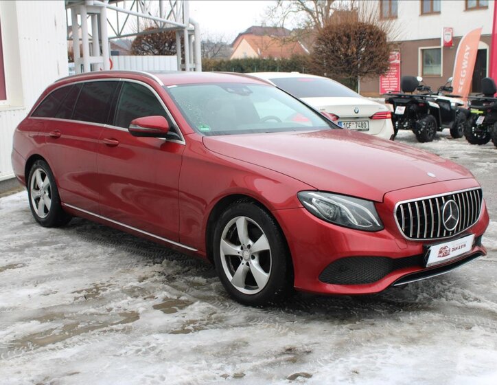 Mercedes-Benz Třídy E Kombi 2,0 l 143 kw